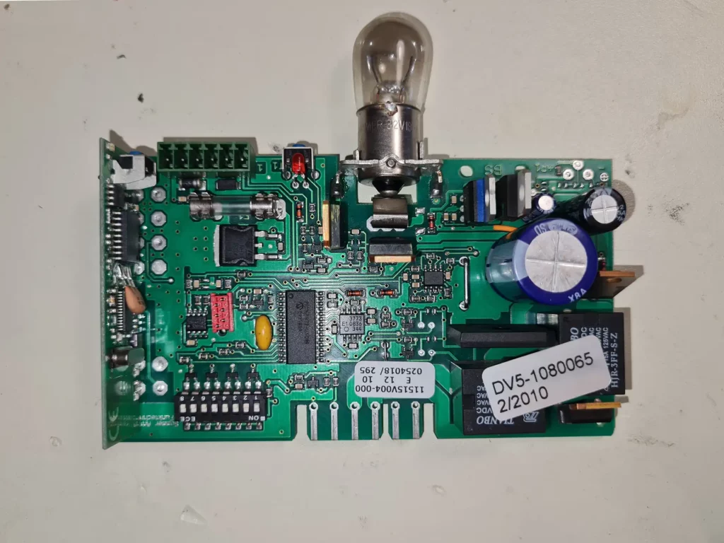 Carte électronique de porte de garage